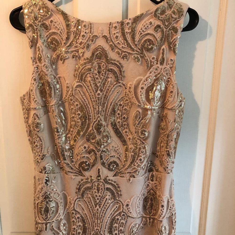 EUC Quiz Sleeveless Sequin Full length Gown - Champagne Gold w/Peachy/Rose Tones - Picture 4 of 15